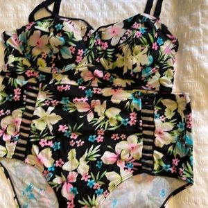 Forever21 plus size 3x swimsuit set